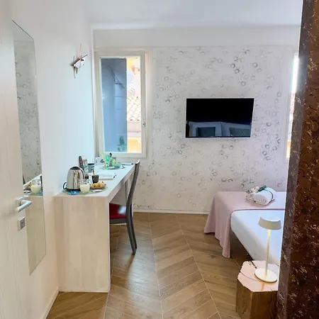 Ca' De La Apartment *