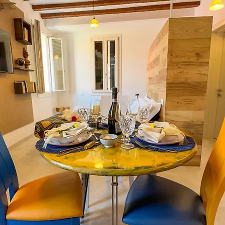 Apartment Ca' De La *